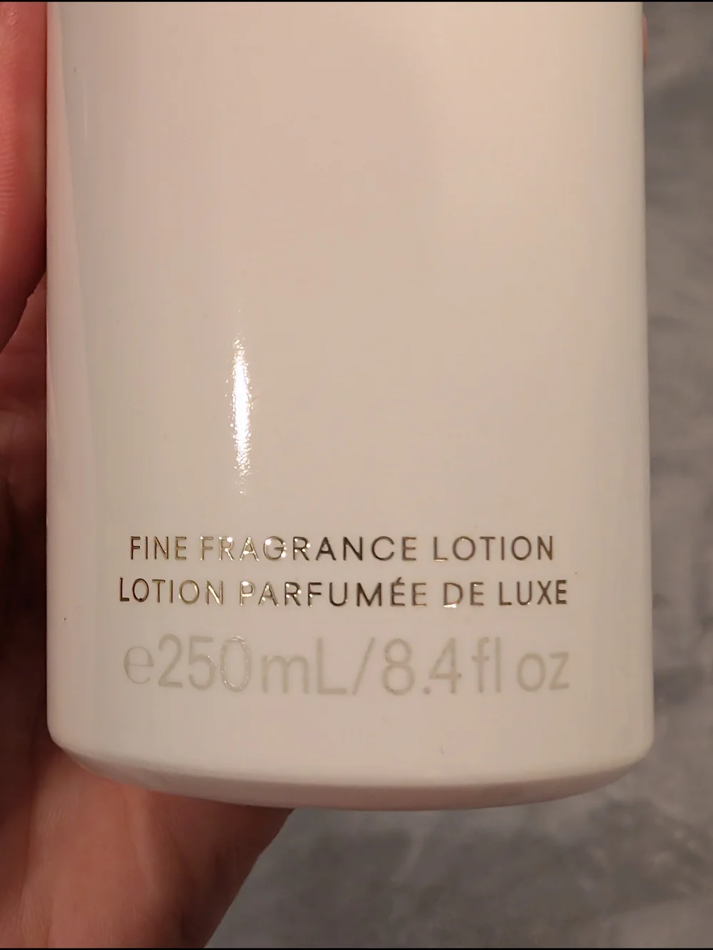 Victoria's Secret Very Sexy Oasis Body Lotion - White